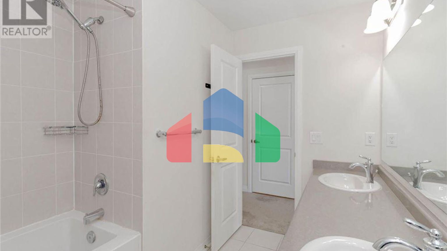 Residential - Single Family Home - Cambridge, Canada - Canada