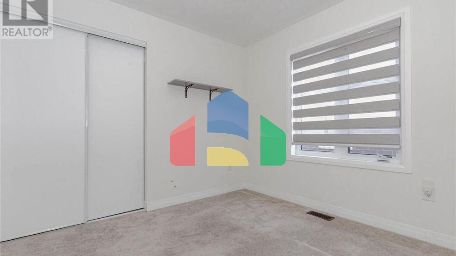 Residential - Single Family Home - Cambridge, Canada - Canada