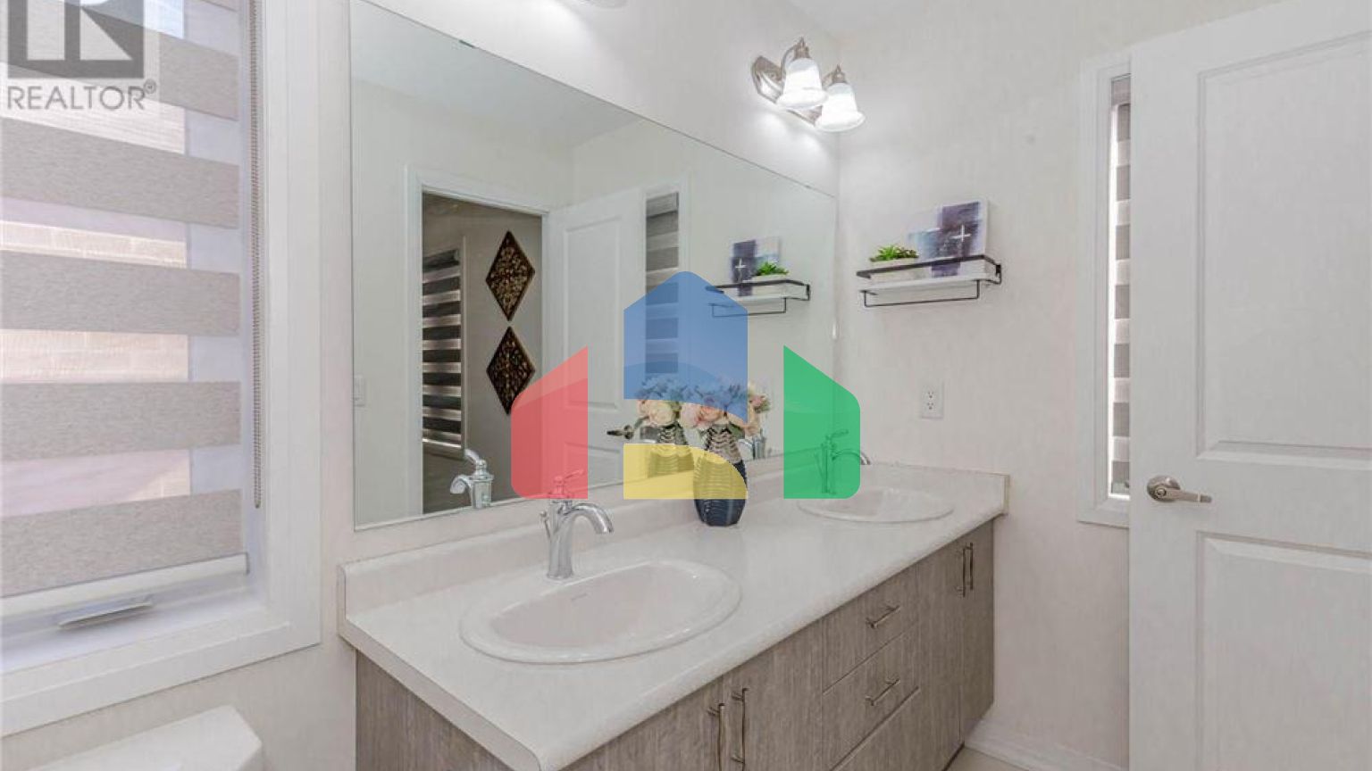 Residential - Single Family Home - Cambridge, Canada - Canada