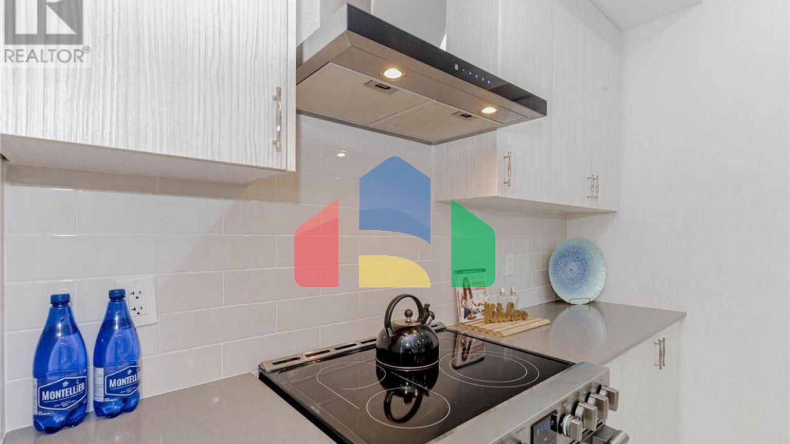 Residential - Single Family Home - Cambridge, Canada - Canada