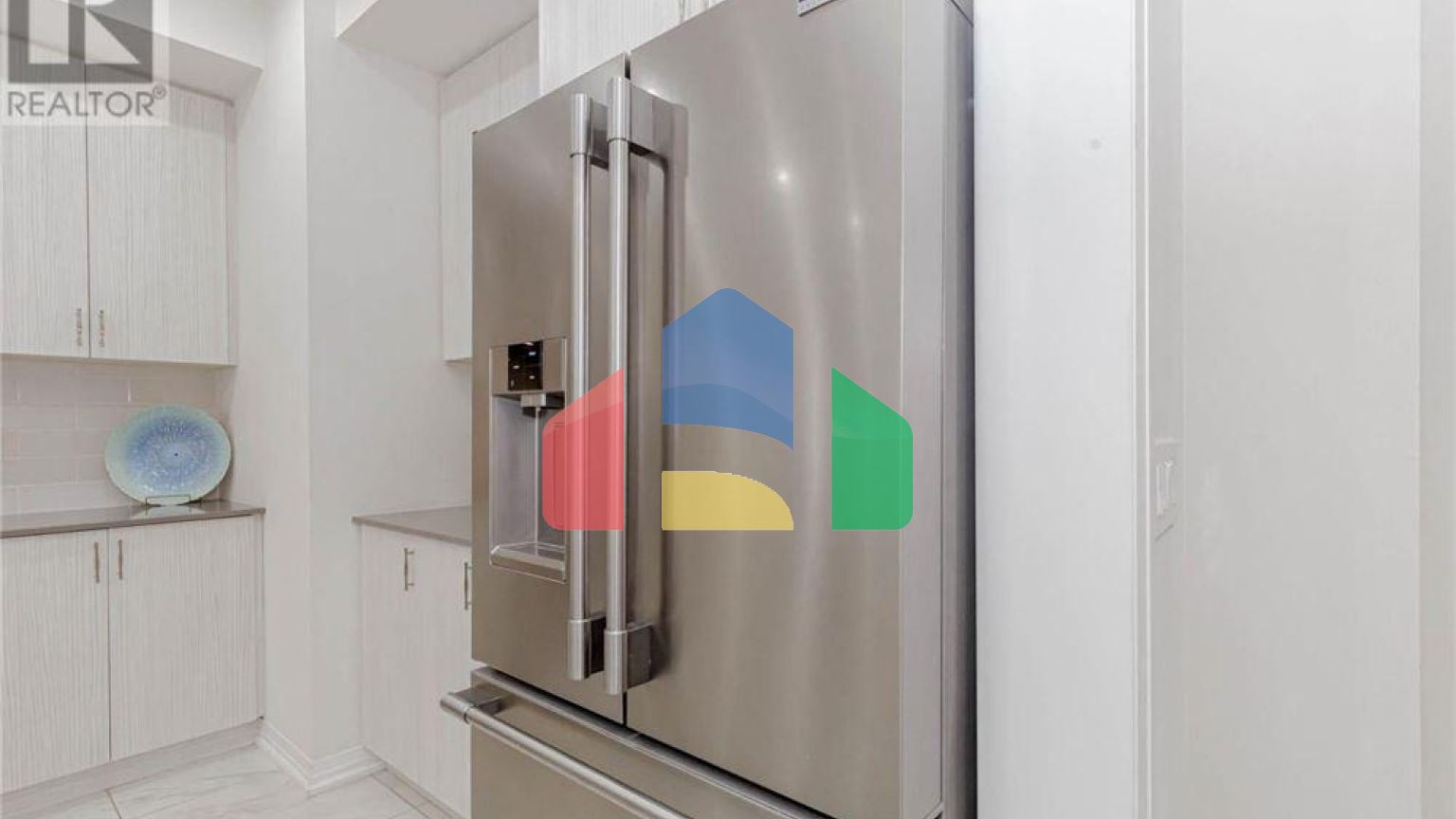 Residential - Single Family Home - Cambridge, Canada - Canada