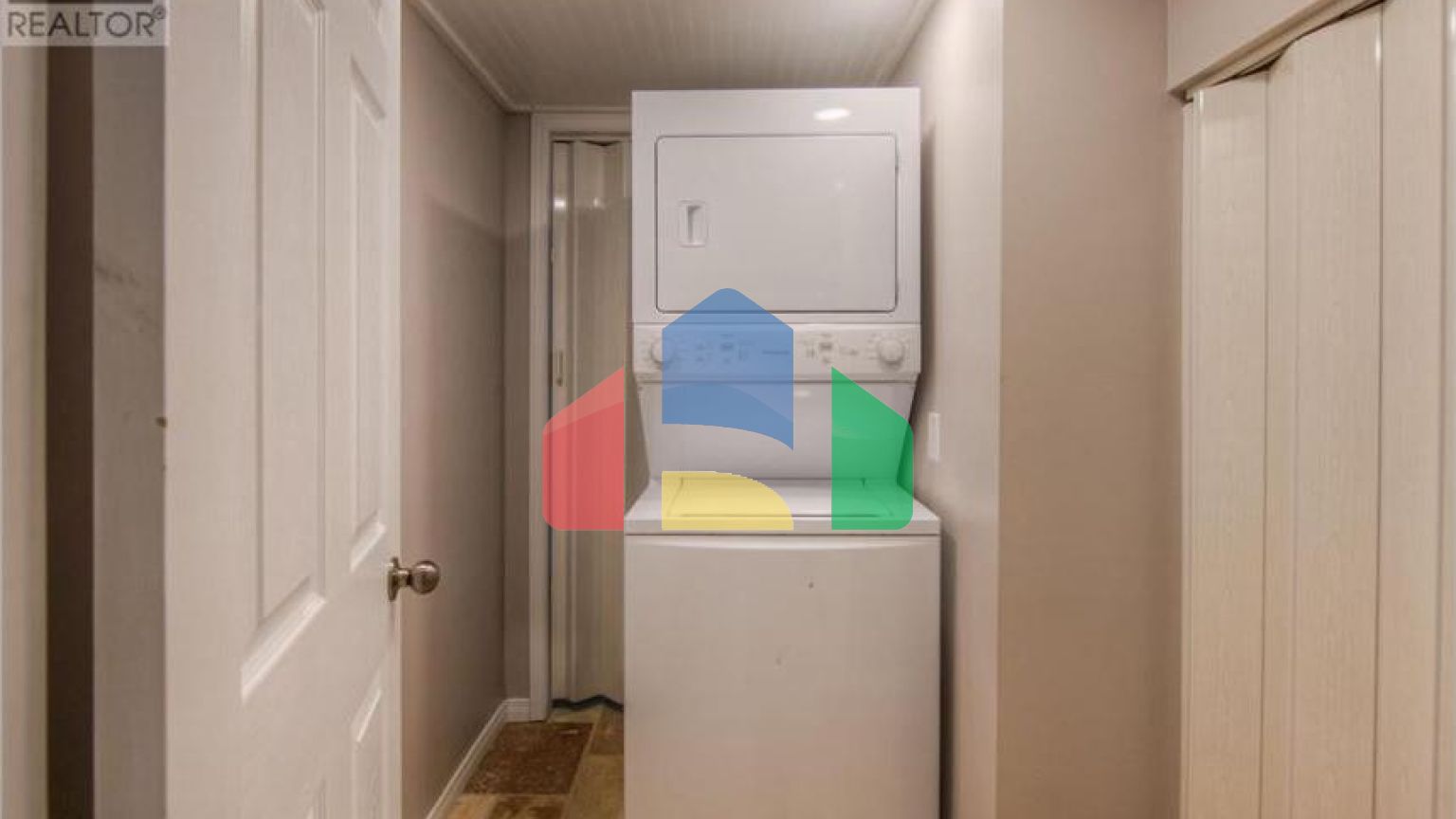 Residential - Single Family Home - Cambridge, Canada - Canada