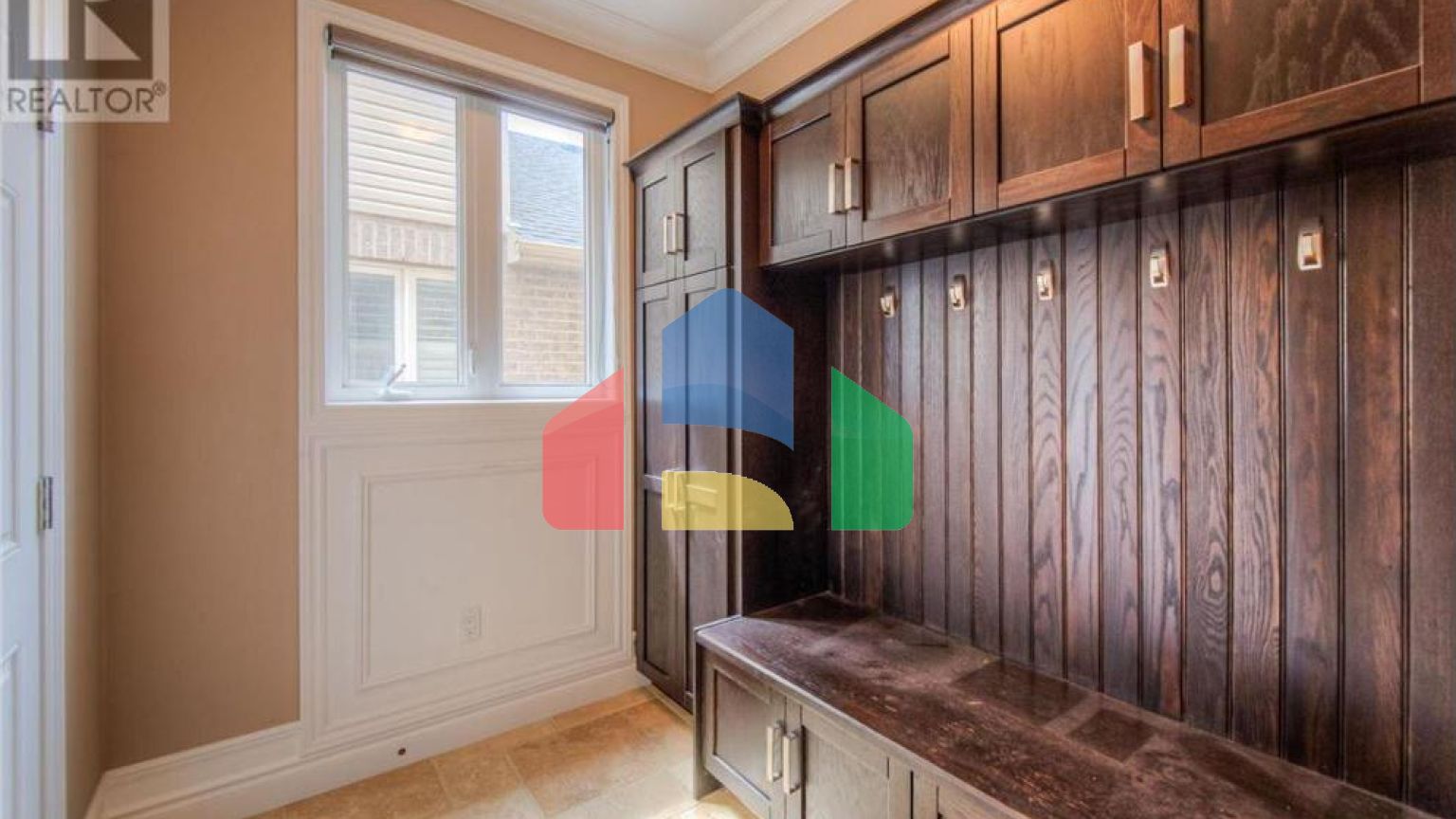 Residential - Single Family Home - Cambridge, Canada - Canada