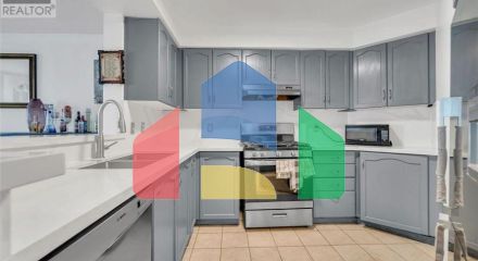 Residential - Single Family Home - Cambridge, Canada - Canada