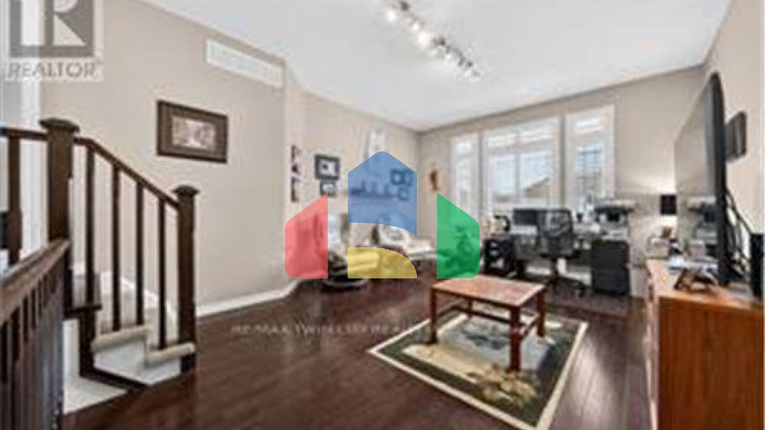 Residential - Single Family Home - Cambridge, Canada - Canada