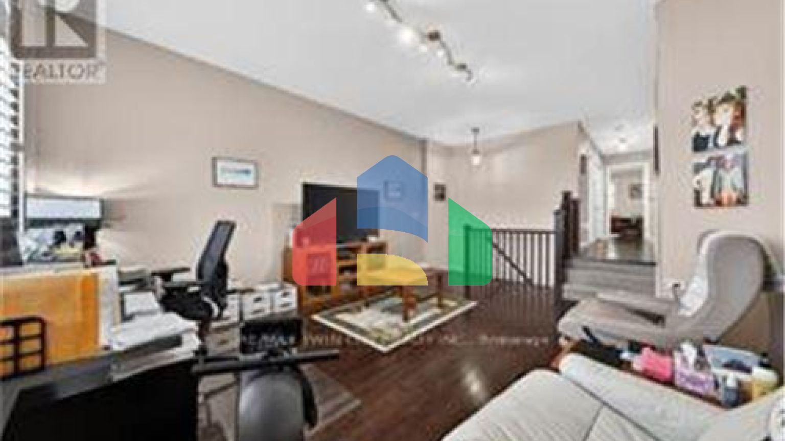 Residential - Single Family Home - Cambridge, Canada - Canada