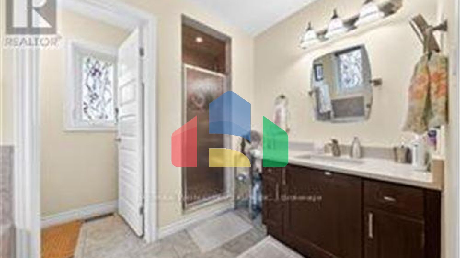 Residential - Single Family Home - Cambridge, Canada - Canada