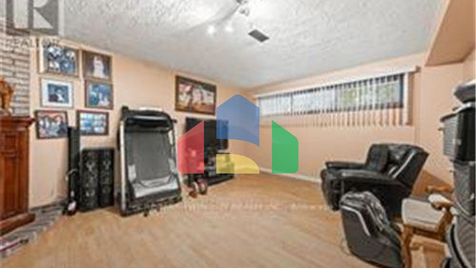 Residential - Single Family Home - Cambridge, Canada - Canada