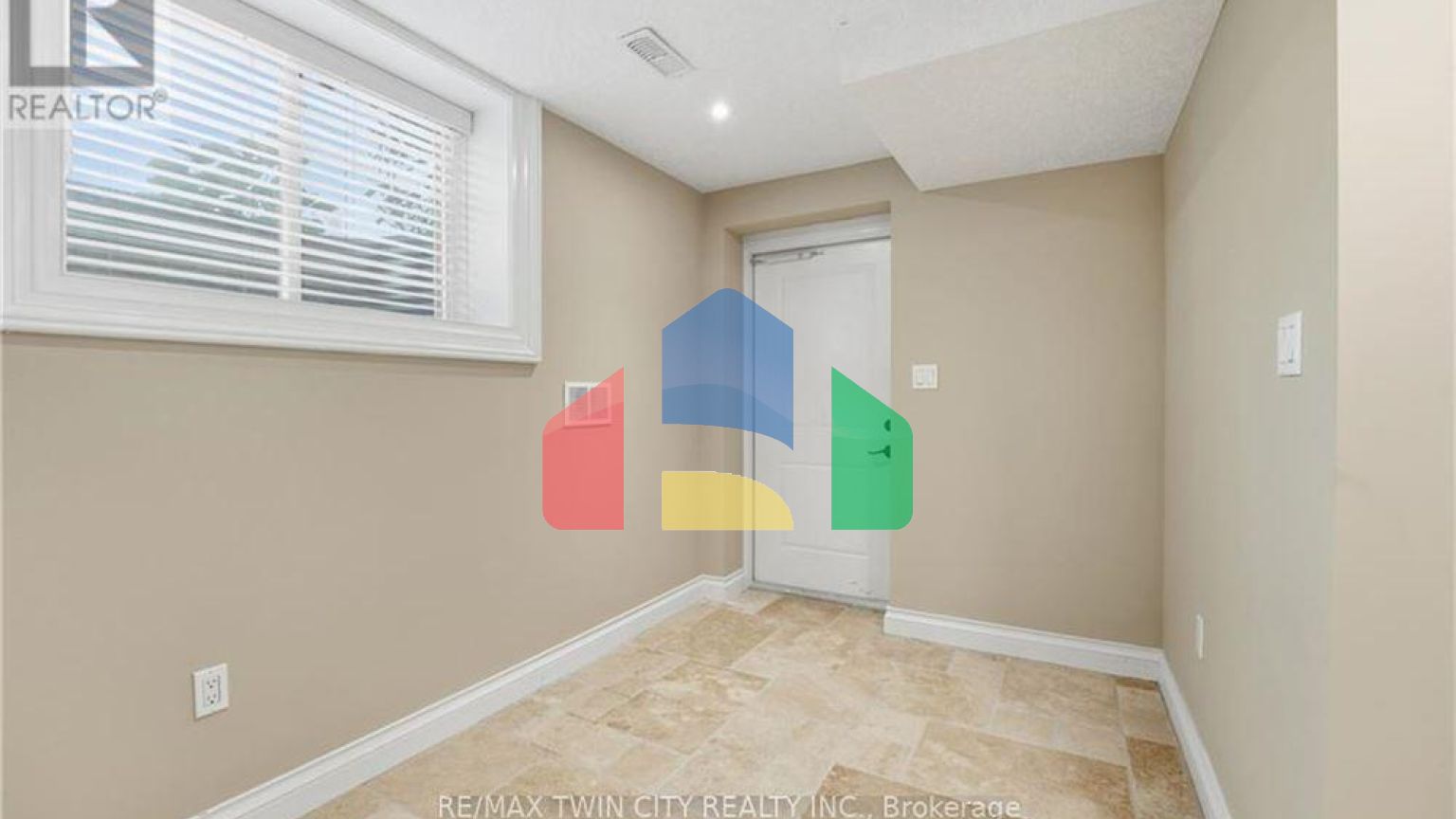 Residential - Single Family Home - Cambridge, Canada - Canada