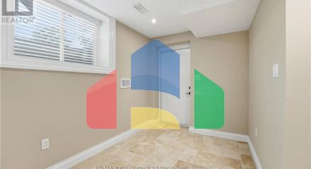 Residential - Single Family Home - Cambridge, Canada - Canada