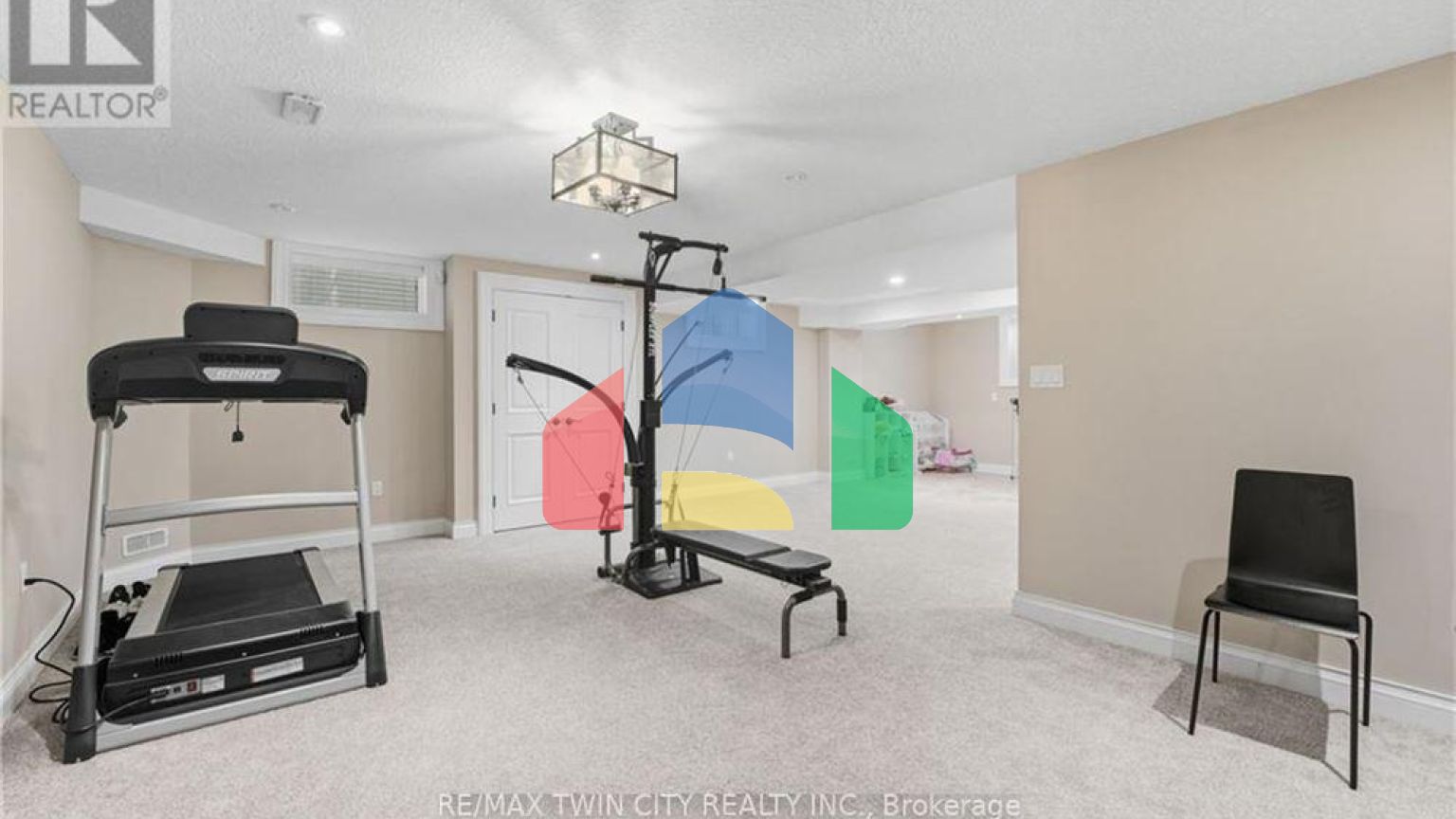 Residential - Single Family Home - Cambridge, Canada - Canada