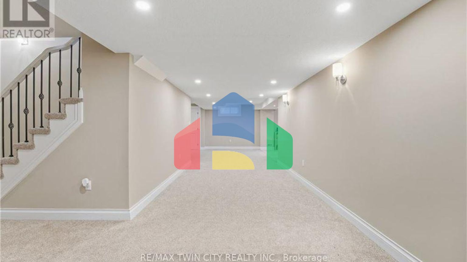 Residential - Single Family Home - Cambridge, Canada - Canada