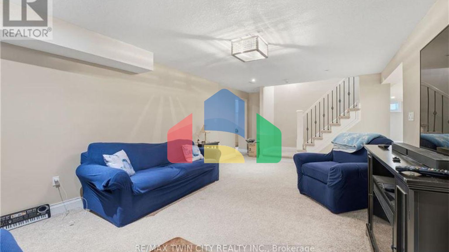 Residential - Single Family Home - Cambridge, Canada - Canada