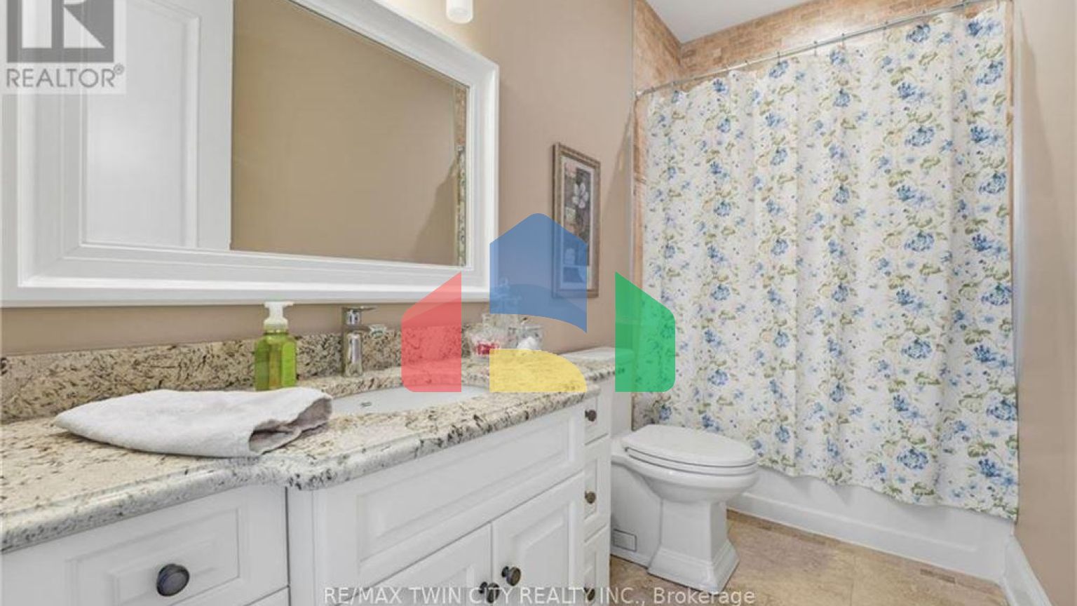 Residential - Single Family Home - Cambridge, Canada - Canada