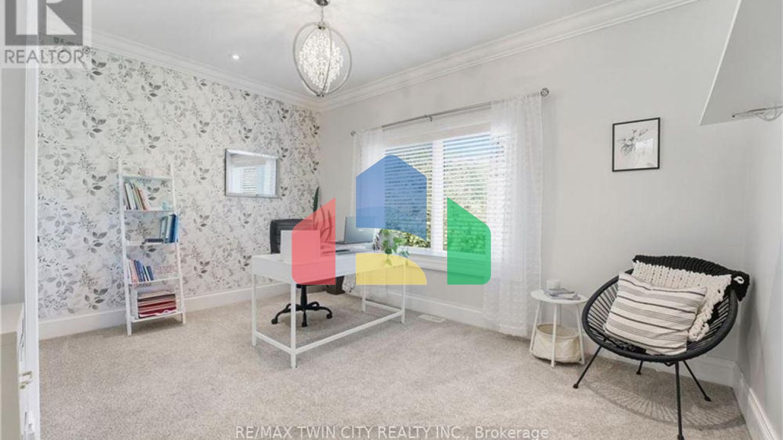 Residential - Single Family Home - Cambridge, Canada - Canada