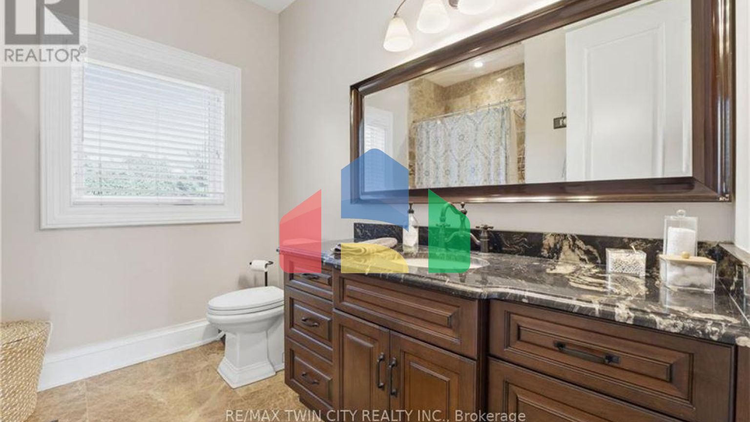 Residential - Single Family Home - Cambridge, Canada - Canada