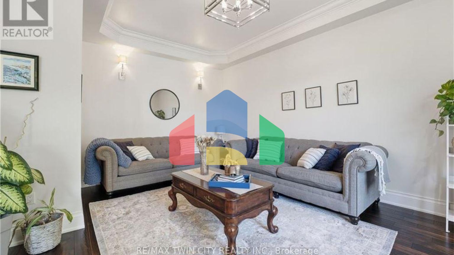 Residential - Single Family Home - Cambridge, Canada - Canada