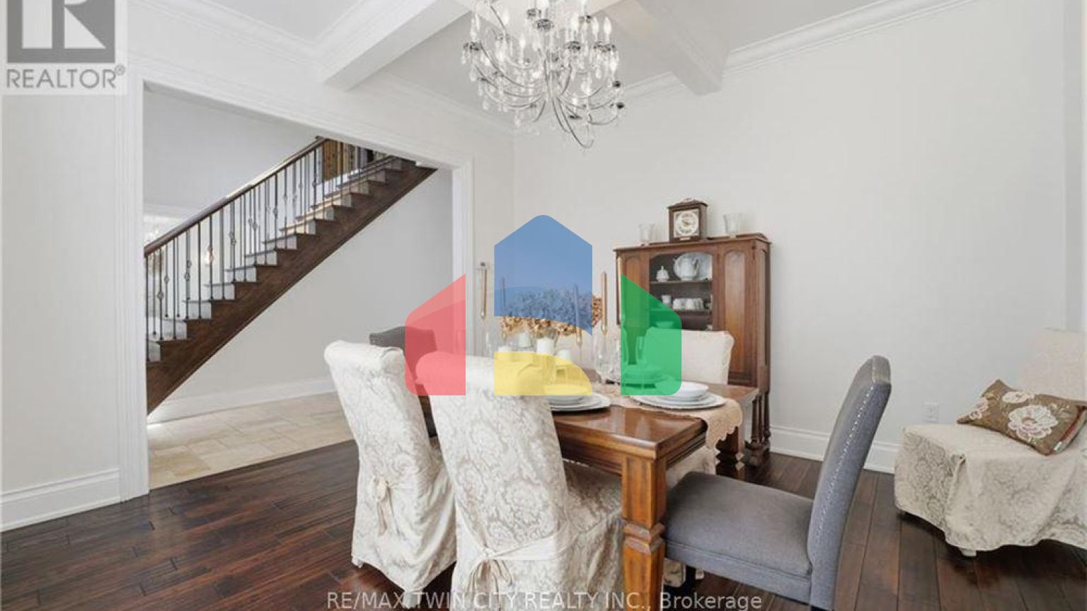 Residential - Single Family Home - Cambridge, Canada - Canada