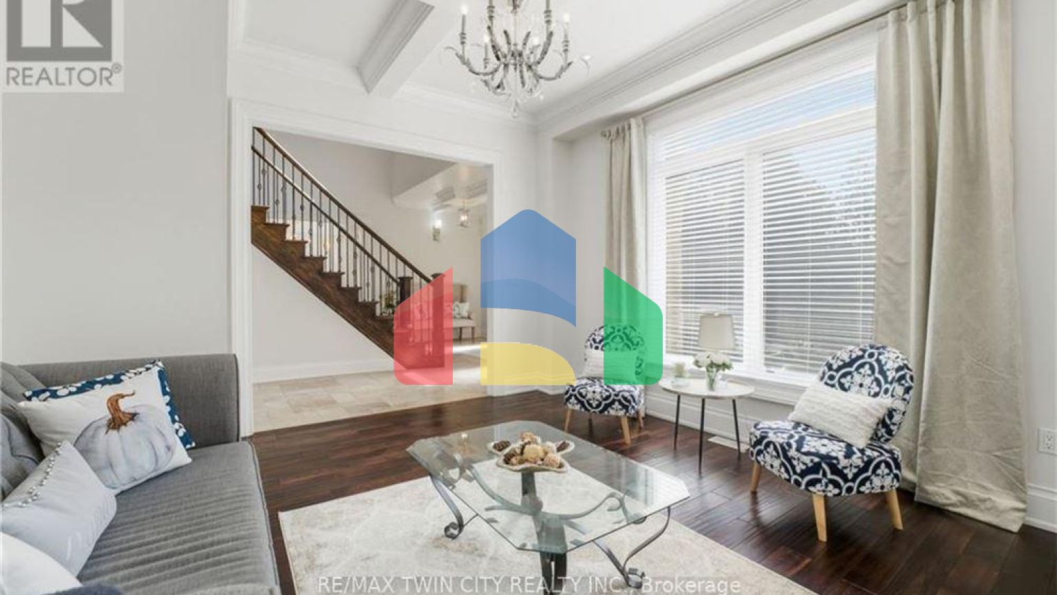 Residential - Single Family Home - Cambridge, Canada - Canada