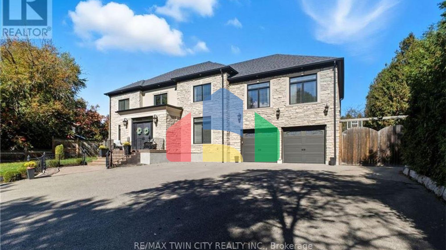 Residential - Single Family Home - Cambridge, Canada - Canada