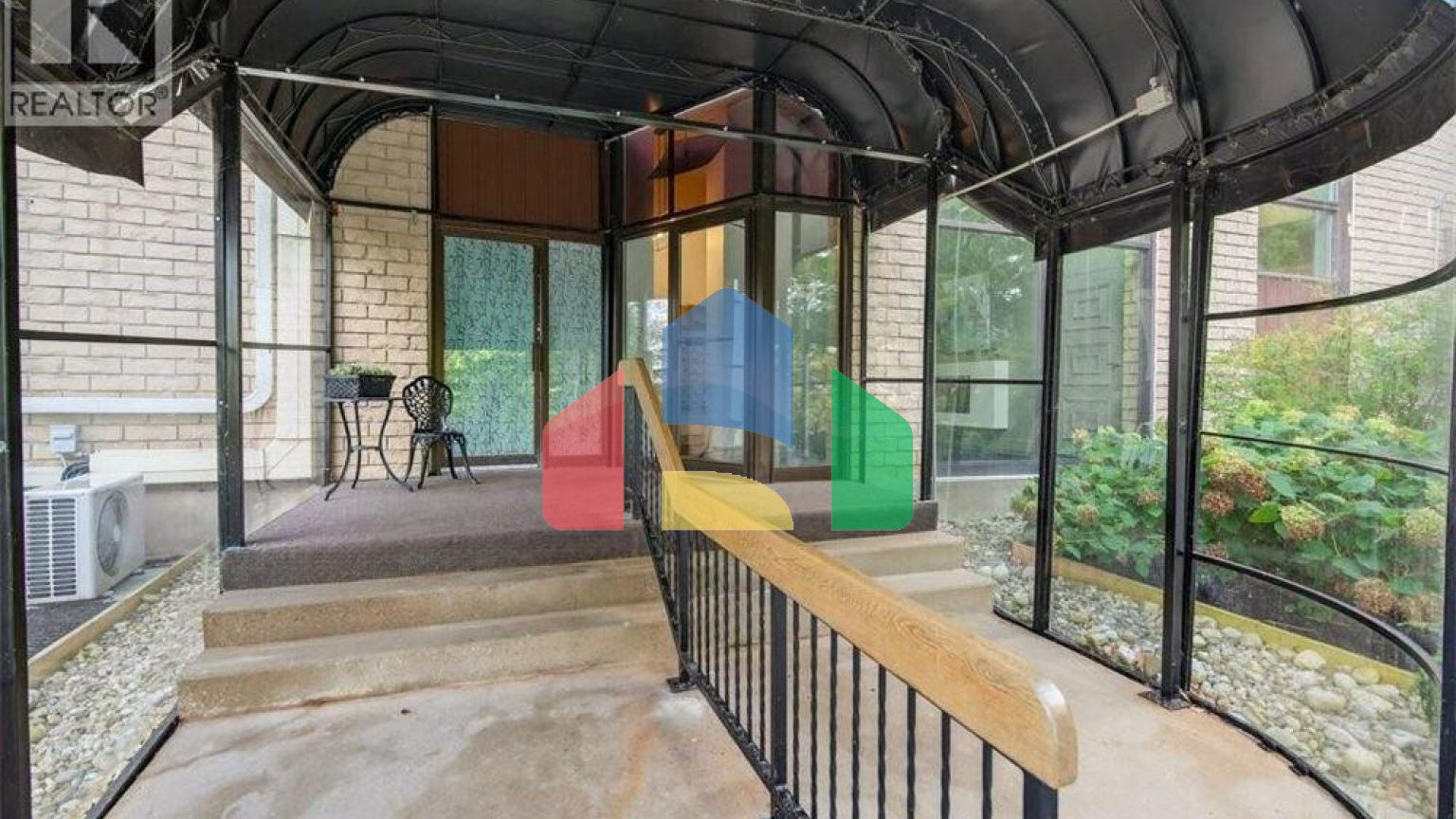 Residential - Condo/Apartment - Cambridge, Canada - Canada