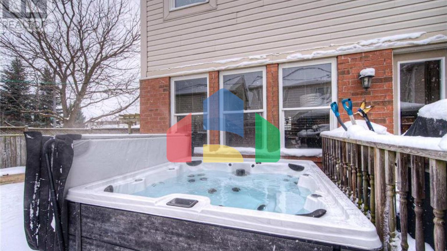 Residential - Single Family Home - Cambridge, Canada - Canada