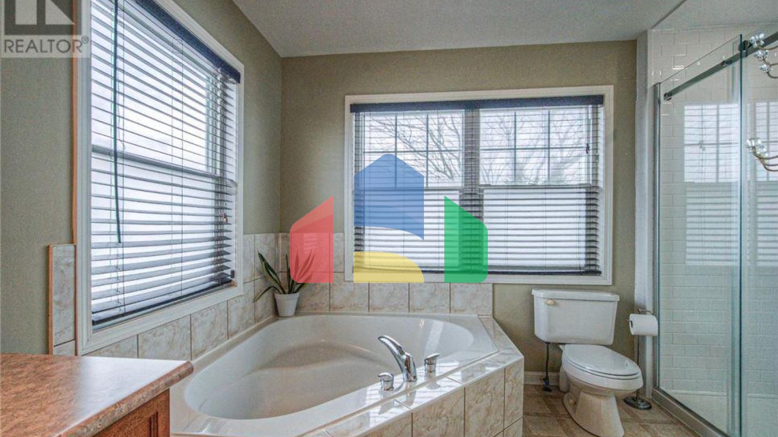 Residential - Single Family Home - Cambridge, Canada - Canada