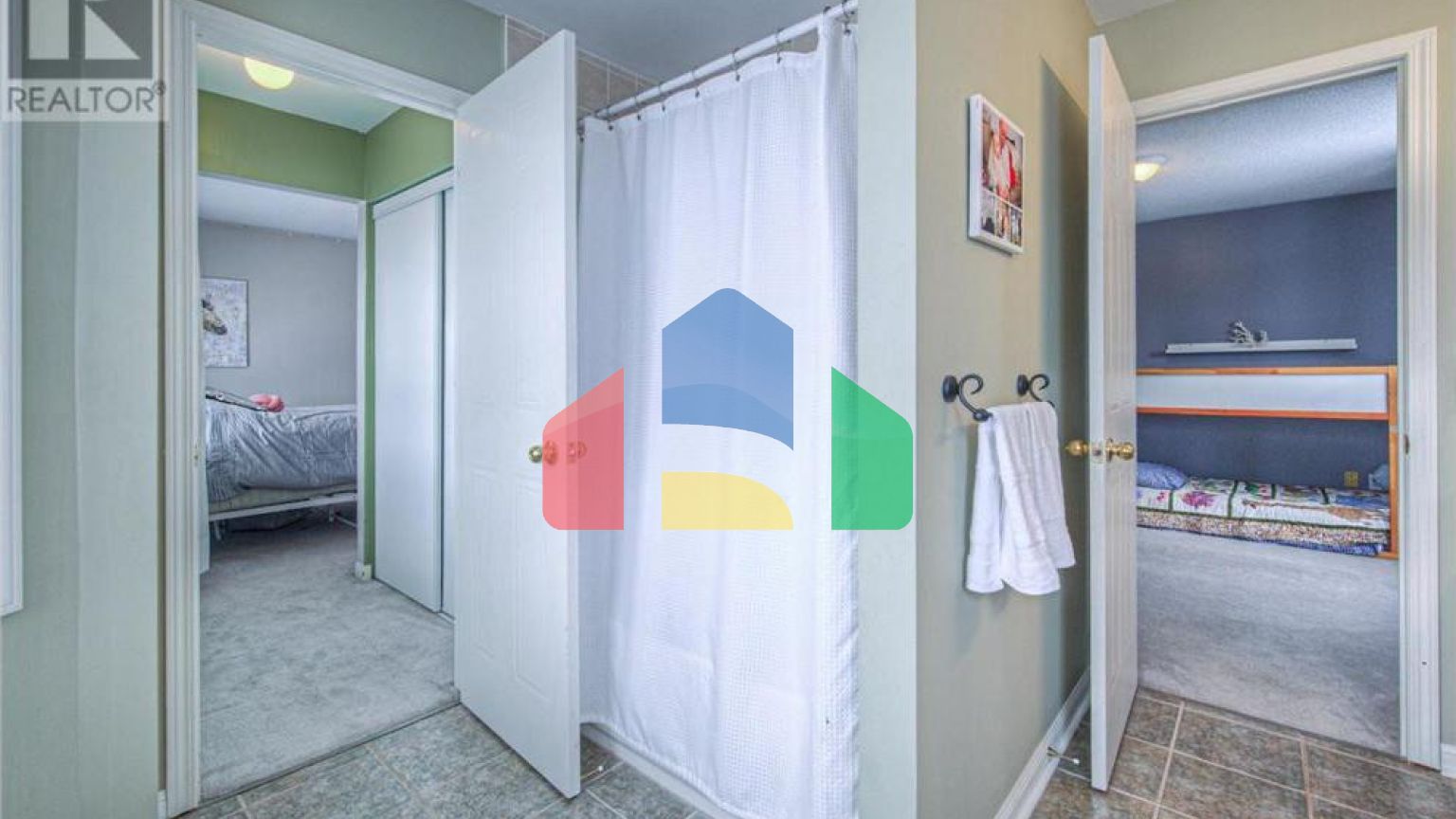 Residential - Single Family Home - Cambridge, Canada - Canada