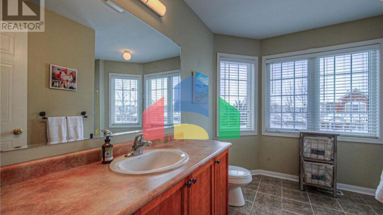 Residential - Single Family Home - Cambridge, Canada - Canada