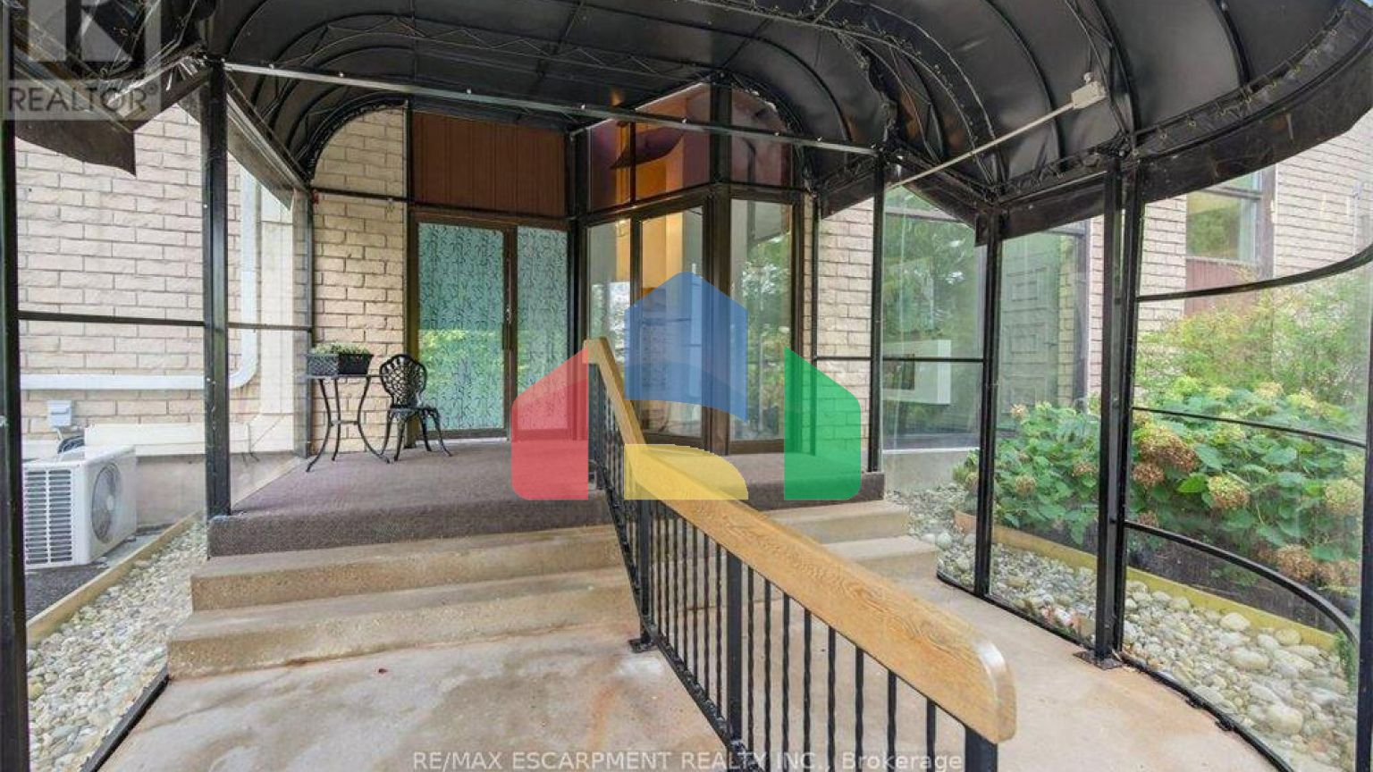 Residential - Condo/Apartment - Cambridge, Canada - Canada