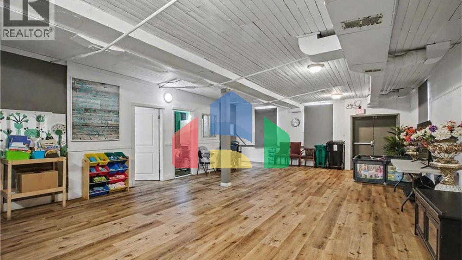 Commercial - Commercial/Retail - Cambridge, Canada - Canada