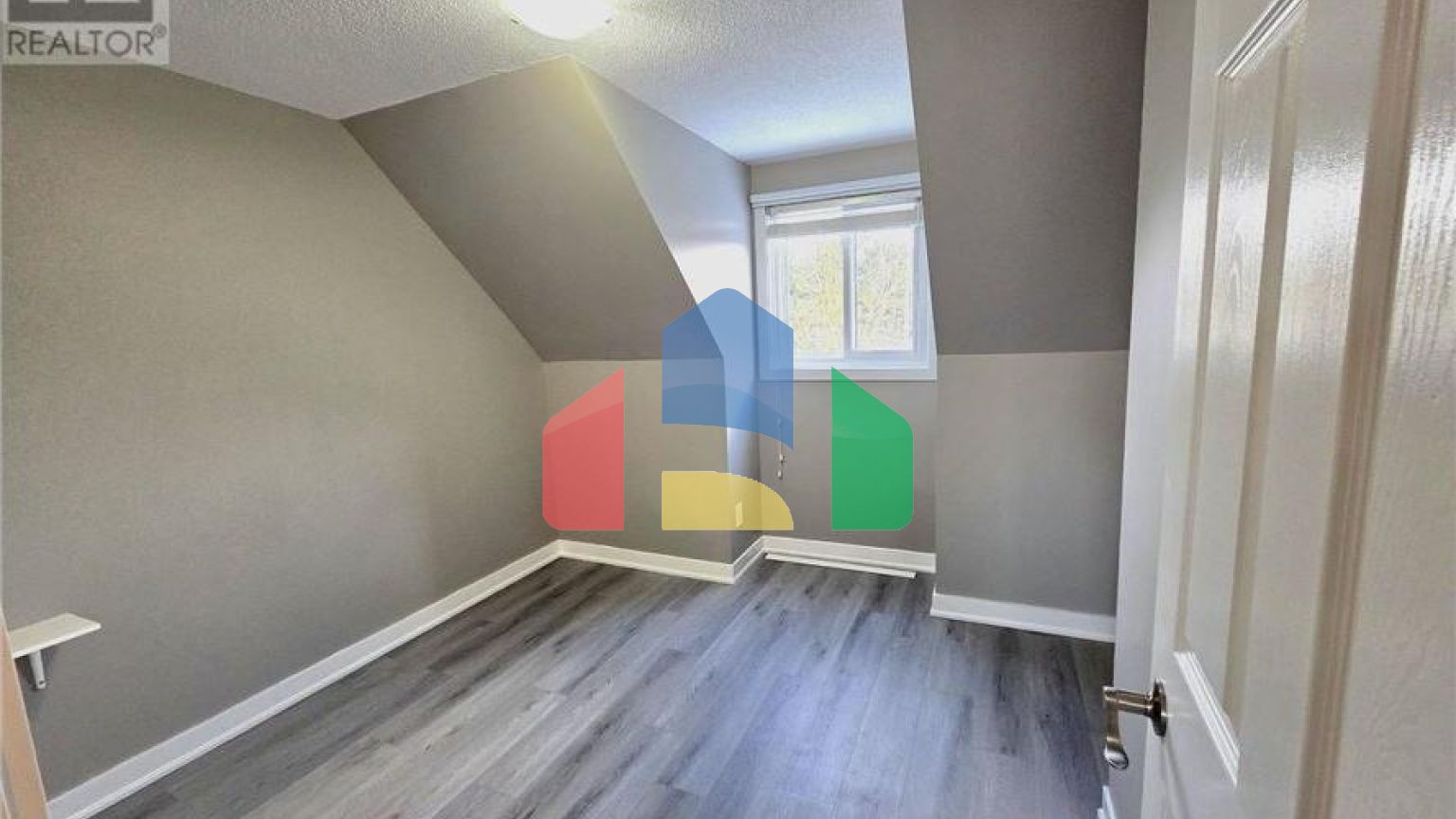 Residential - Single Family Home - Cambridge, Canada - Canada