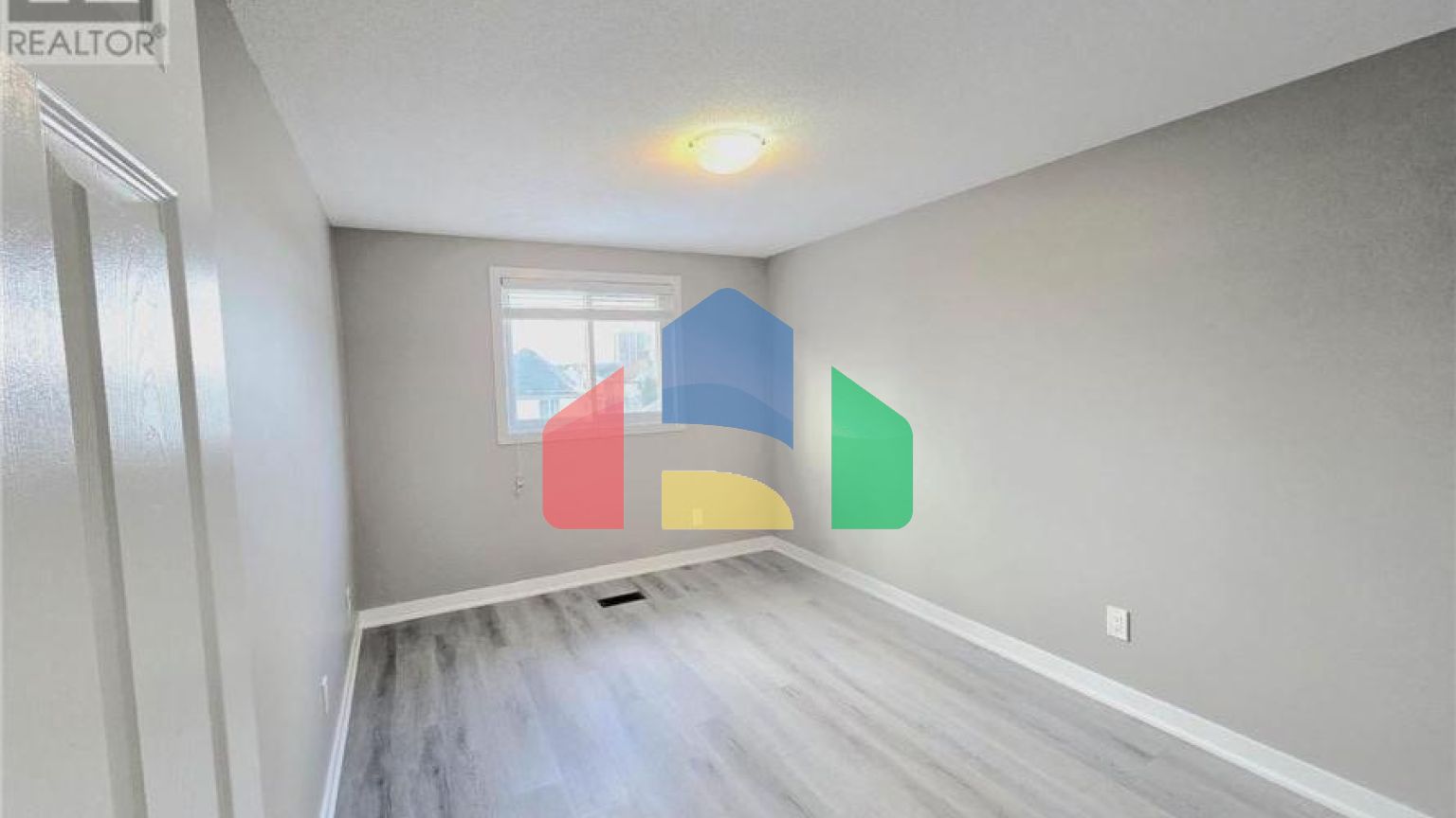 Residential - Single Family Home - Cambridge, Canada - Canada