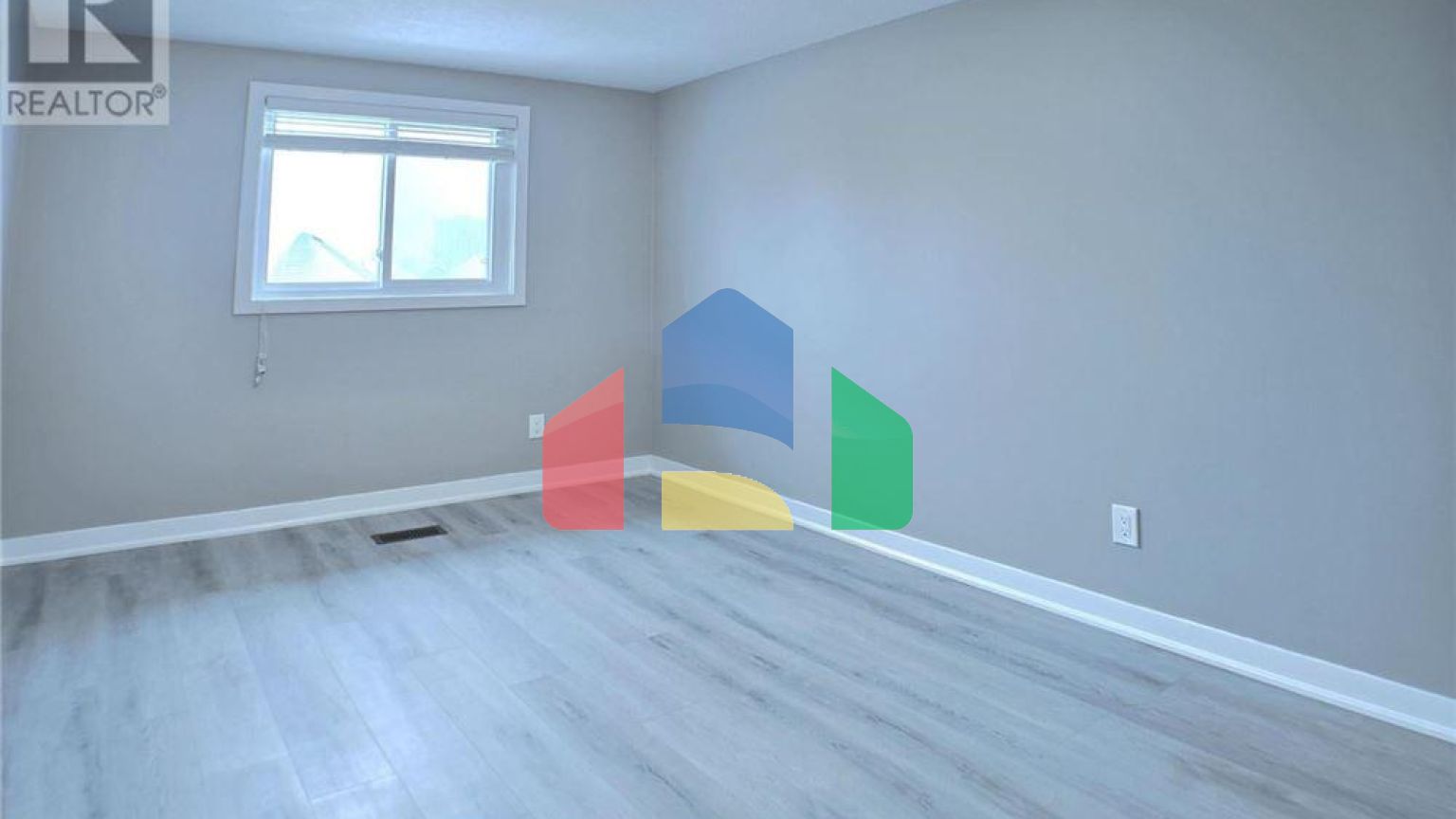 Residential - Single Family Home - Cambridge, Canada - Canada