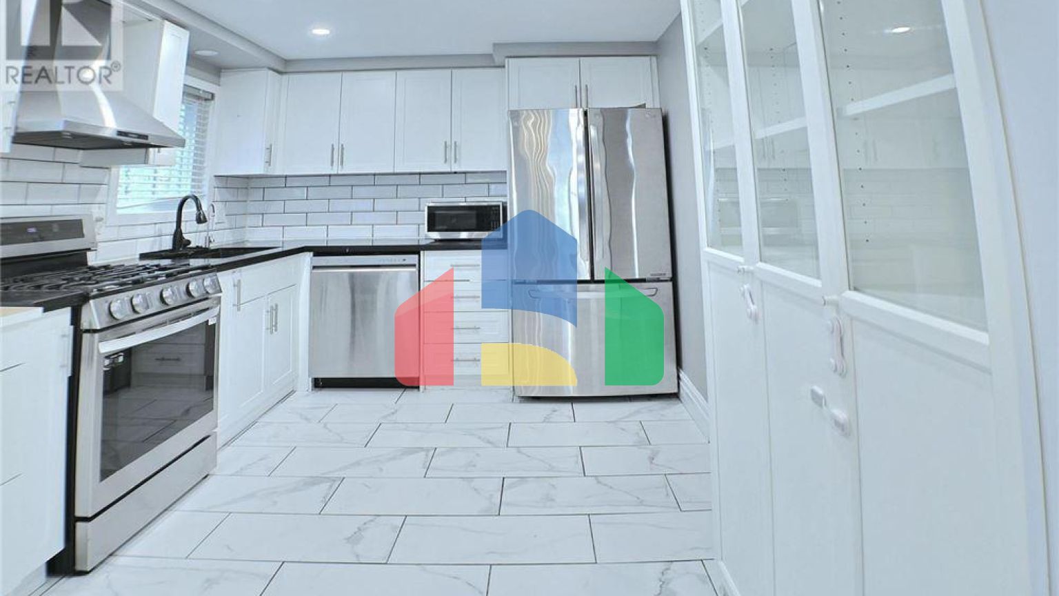 Residential - Single Family Home - Cambridge, Canada - Canada