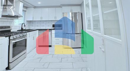 Residential - Single Family Home - Cambridge, Canada - Canada