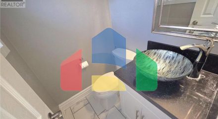 Residential - Single Family Home - Cambridge, Canada - Canada