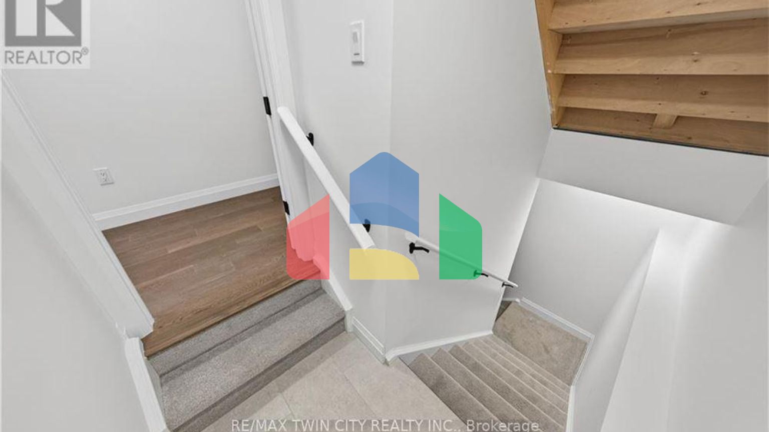 Residential - Single Family Home - Cambridge, Canada - Canada