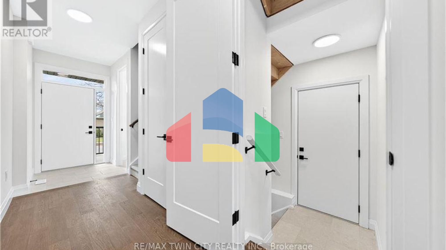 Residential - Single Family Home - Cambridge, Canada - Canada