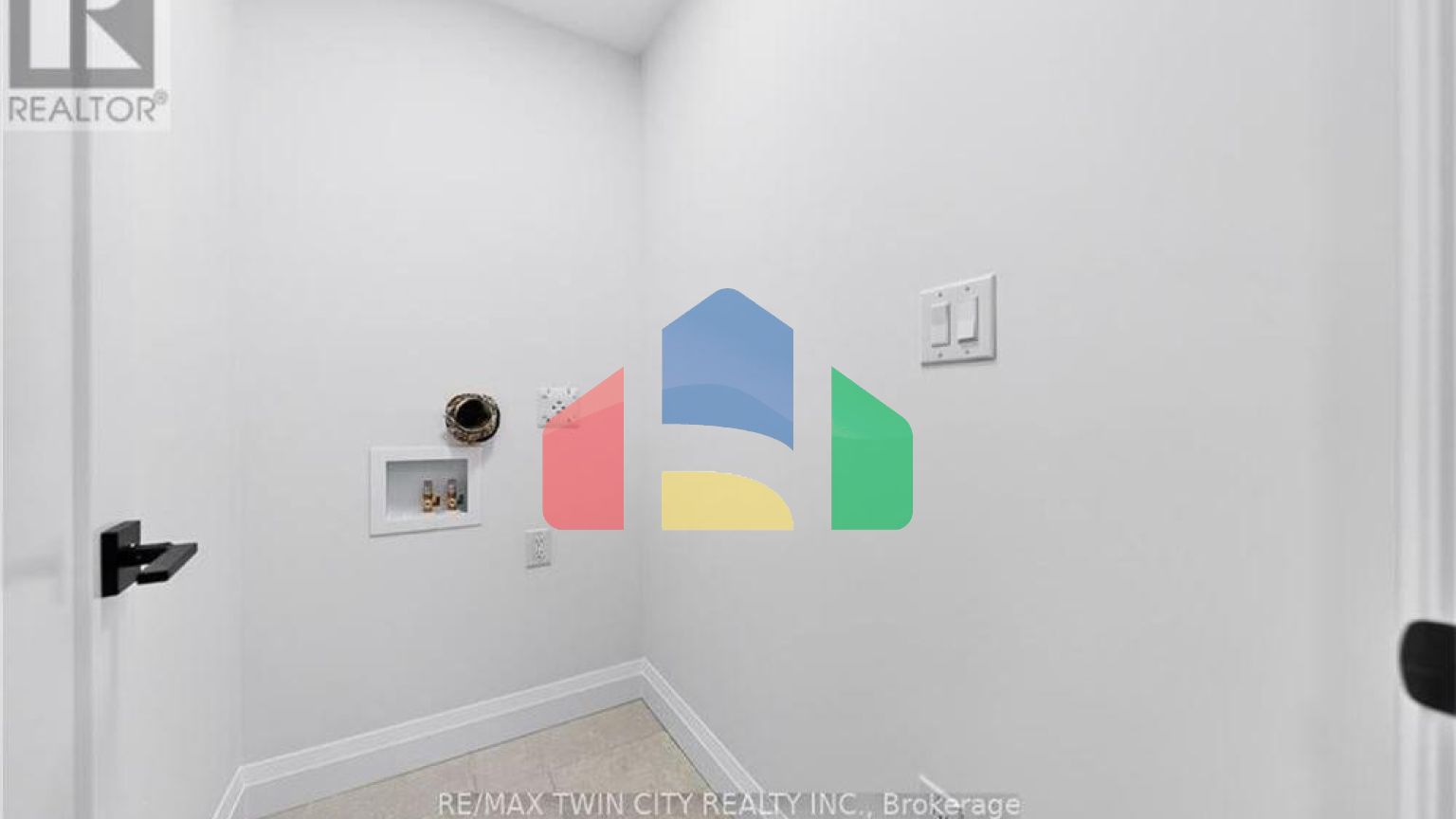 Residential - Single Family Home - Cambridge, Canada - Canada