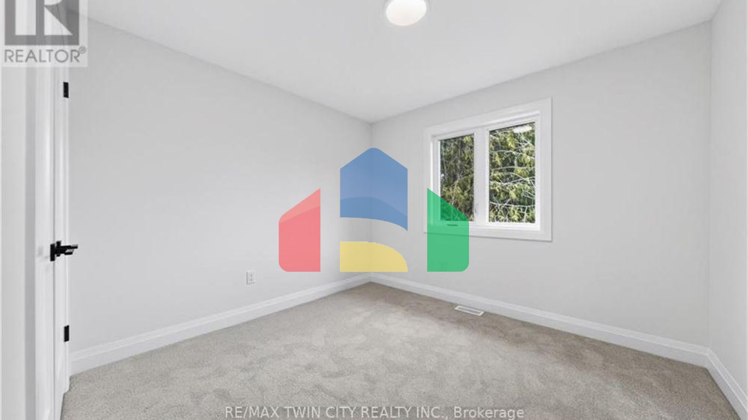 Residential - Single Family Home - Cambridge, Canada - Canada