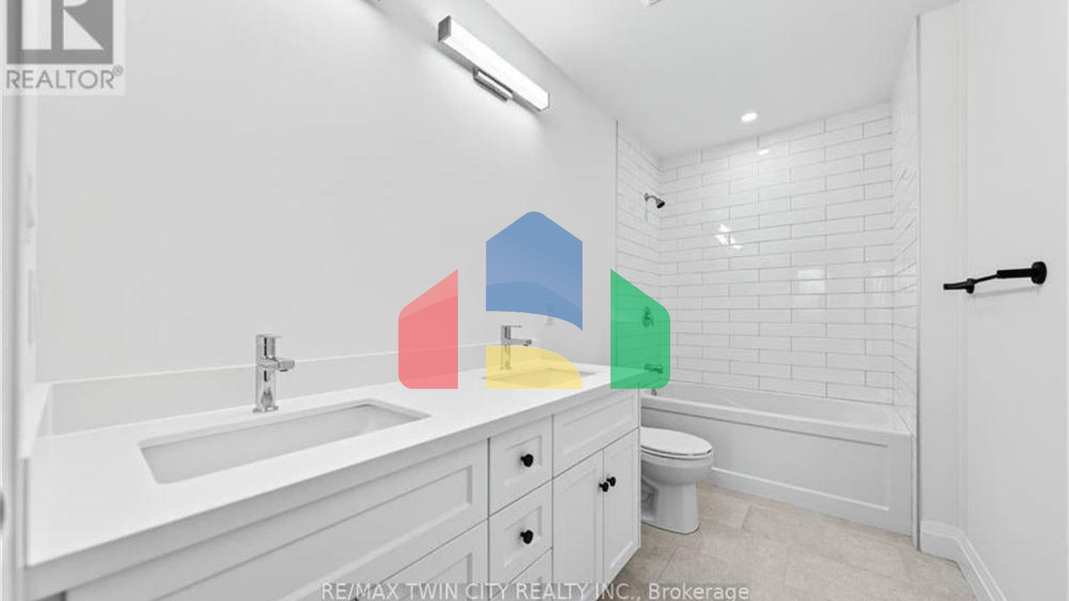 Residential - Single Family Home - Cambridge, Canada - Canada