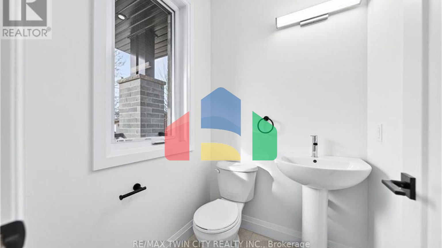 Residential - Single Family Home - Cambridge, Canada - Canada