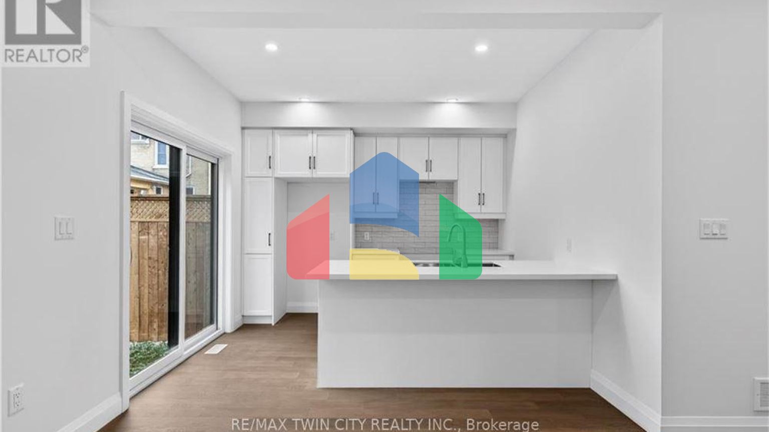 Residential - Single Family Home - Cambridge, Canada - Canada