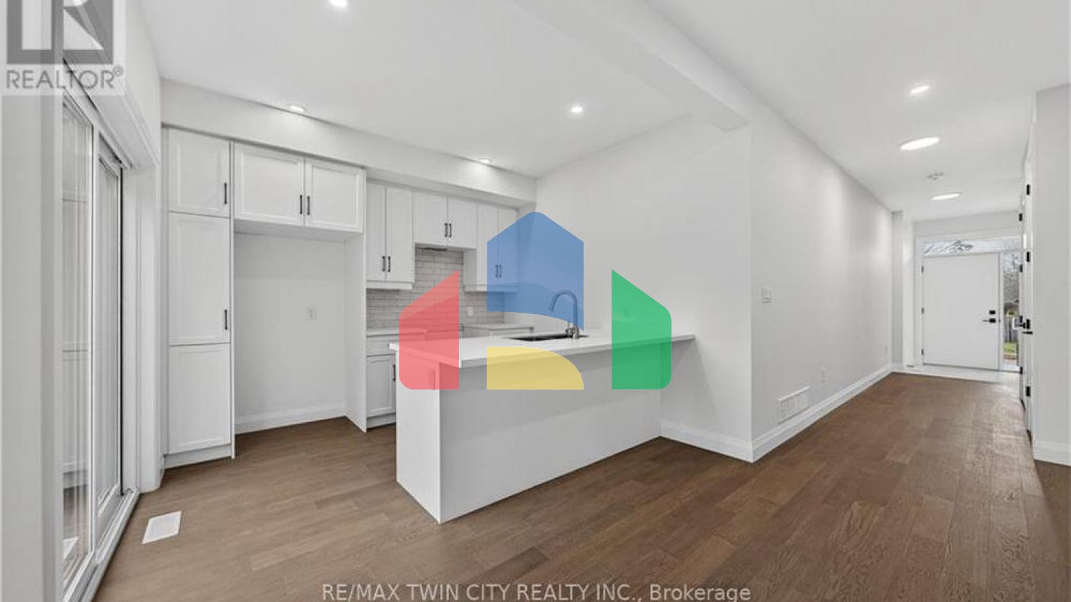 Residential - Single Family Home - Cambridge, Canada - Canada