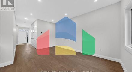 Residential - Single Family Home - Cambridge, Canada - Canada