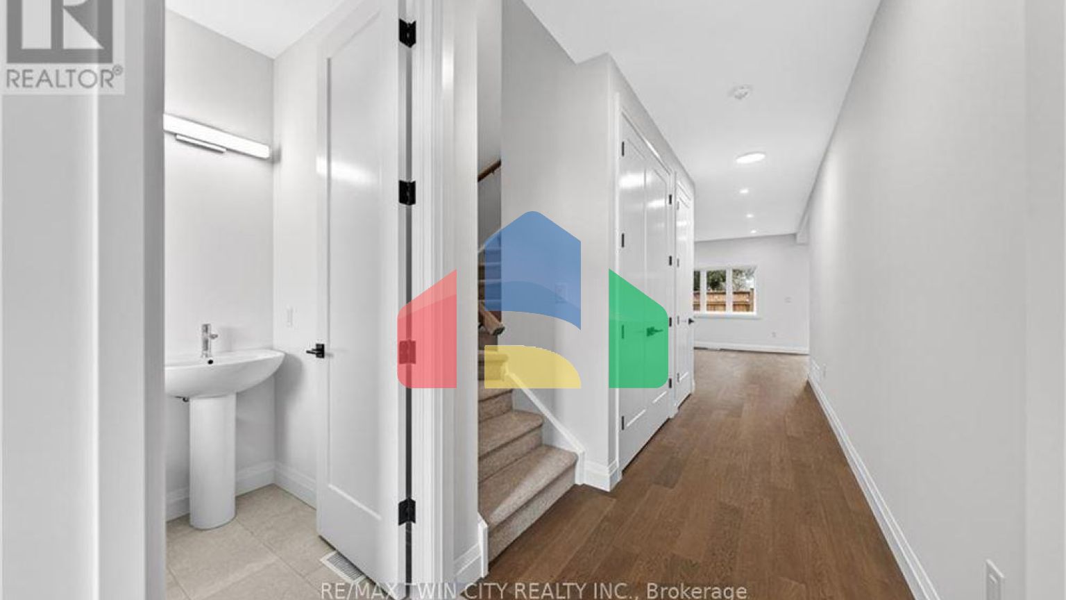 Residential - Single Family Home - Cambridge, Canada - Canada