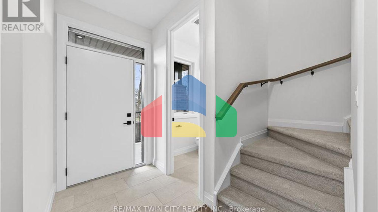 Residential - Single Family Home - Cambridge, Canada - Canada