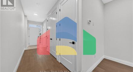 Residential - Single Family Home - Cambridge, Canada - Canada