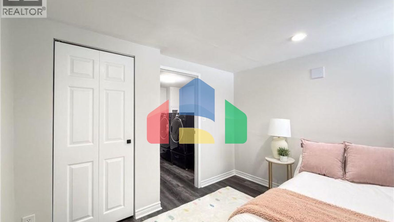 Residential - Single Family Home - Cambridge, Canada - Canada